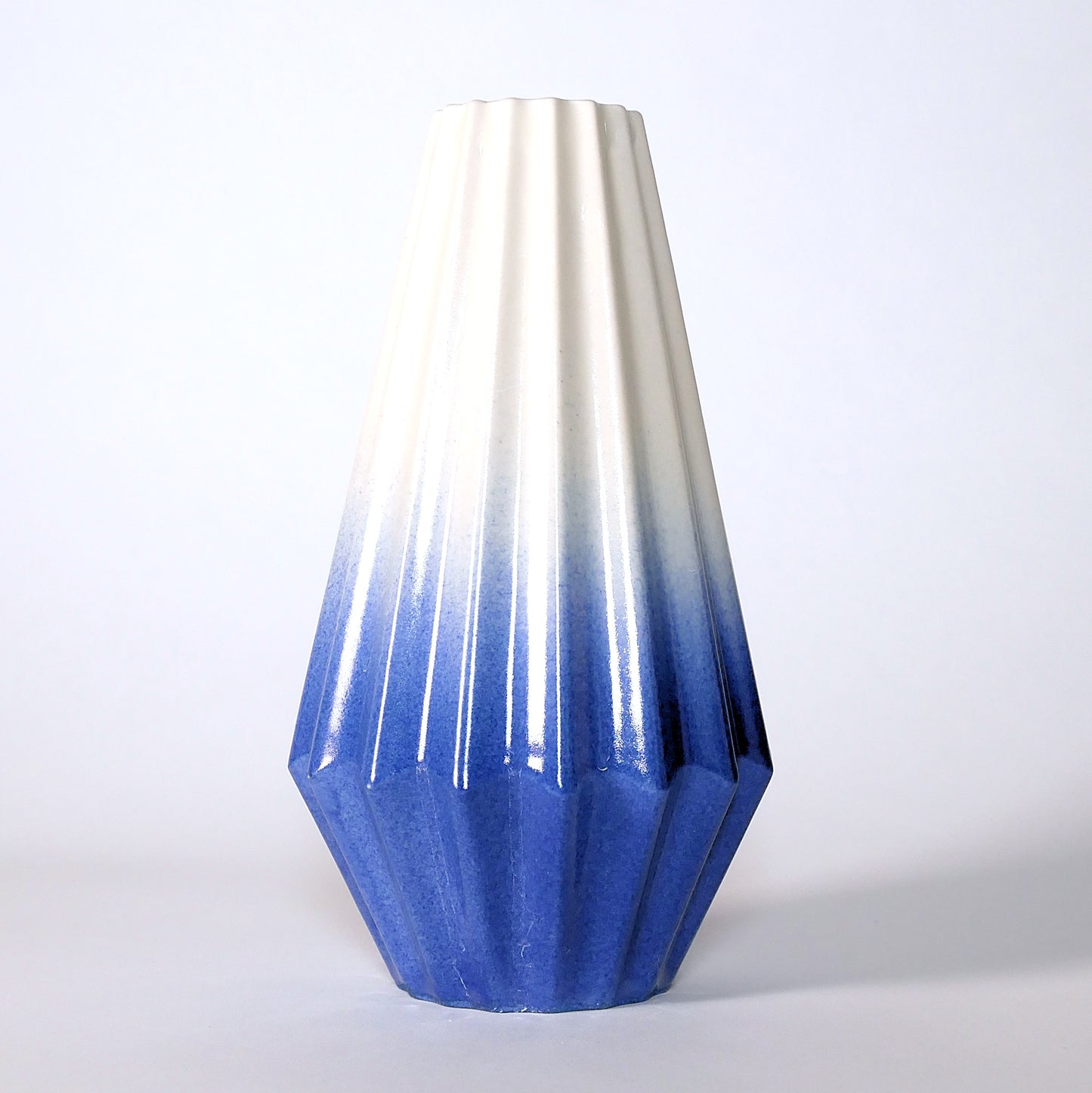 Squiggle Vase / Gradient - Cobalt